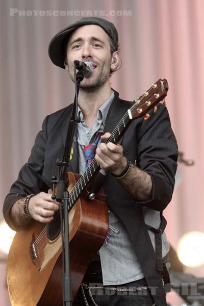 CHARLIE WINSTON - 2012-06-24 - PARIS - Hippodrome de Longchamp - Charlie Winston Gleave